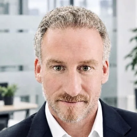 Dustin Edwards headshot