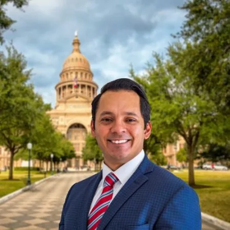 Emmanuel Hernandez headshot
